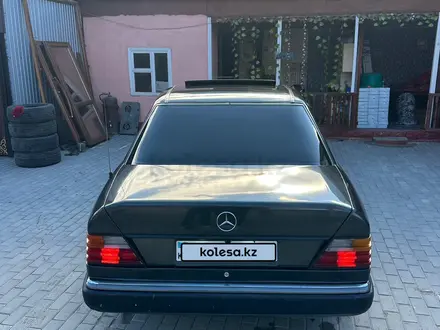 Mercedes-Benz E 230 1991 года за 2 100 000 тг. в Алматы – фото 4