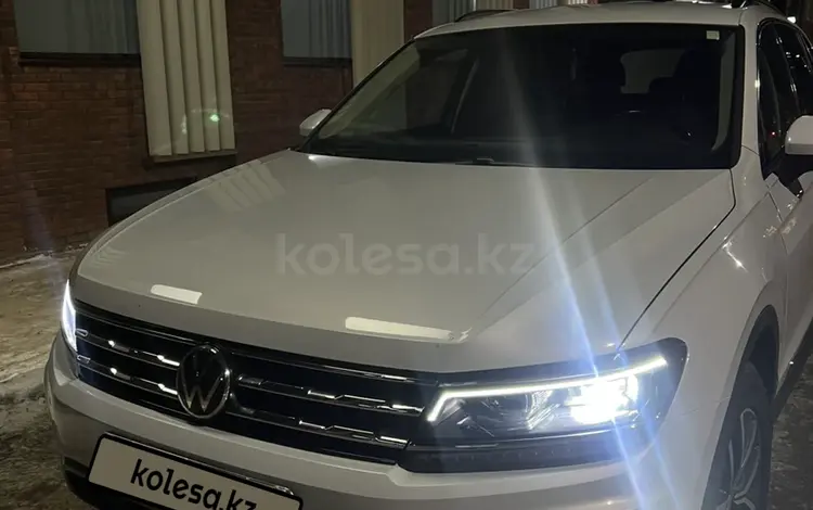 Volkswagen Tiguan 2017 года за 12 500 000 тг. в Уральск