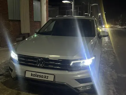 Volkswagen Tiguan 2017 года за 12 500 000 тг. в Уральск – фото 2