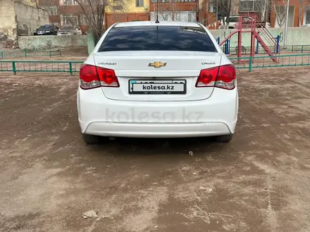 Chevrolet Cruze 2013 года за 4 500 000 тг. в Караганда – фото 2