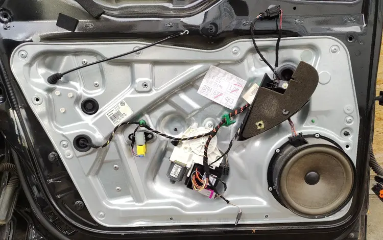 Стеклоподъёмник двери Vw Tiguan за 25 000 тг. в Алматы