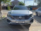 Volkswagen Touareg 2018 года за 24 000 000 тг. в Уральск – фото 2
