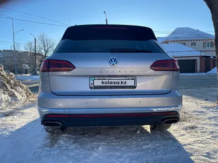 Volkswagen Touareg 2018 года за 26 200 000 тг. в Уральск – фото 3