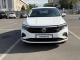 Volkswagen Polo 2021 года за 6 400 000 тг. в Алматы – фото 2