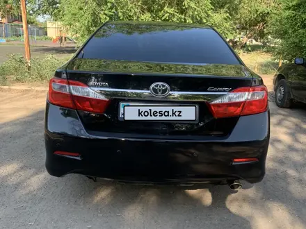 Toyota Camry 2012 года за 8 300 000 тг. в Уральск – фото 2