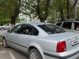 Volkswagen Passat 1997 года за 1 500 000 тг. в Караганда – фото 2