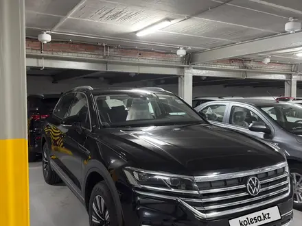 Volkswagen Touareg 2022 года за 29 990 000 тг. в Костанай