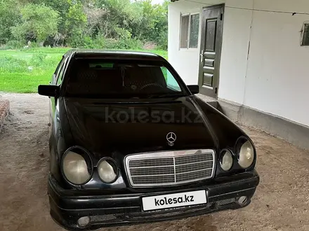 Mercedes-Benz E 230 1996 года за 2 500 000 тг. в Талдыкорган