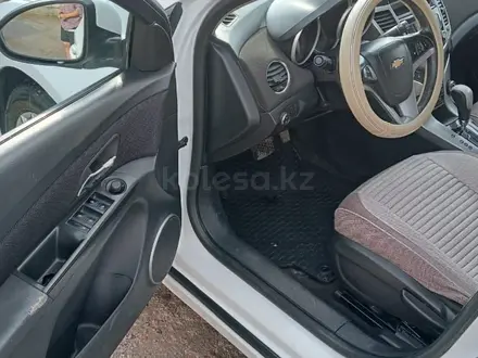 Chevrolet Cruze 2012 года за 3 150 000 тг. в Сарыагаш – фото 11