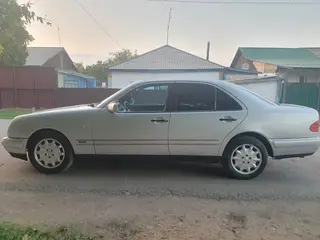 Mercedes-Benz E 280