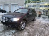 Volkswagen Touareg 2007 года за 5 700 000 тг. в Костанай – фото 2