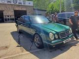 Mercedes-Benz E 320 1997 годаүшін3 500 000 тг. в Караганда – фото 3