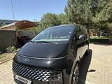 Hyundai Staria 2022 года за 21 500 000 тг. в Алматы – фото 2