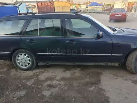 Mercedes-Benz E 230 1996 года за 1 000 000 тг. в Алматы – фото 2