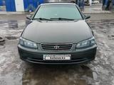 Toyota Camry 2001 годаfor3 100 000 тг. в Алматы