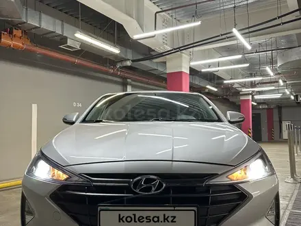 Hyundai Elantra 2019 года за 9 300 000 тг. в Алматы – фото 5