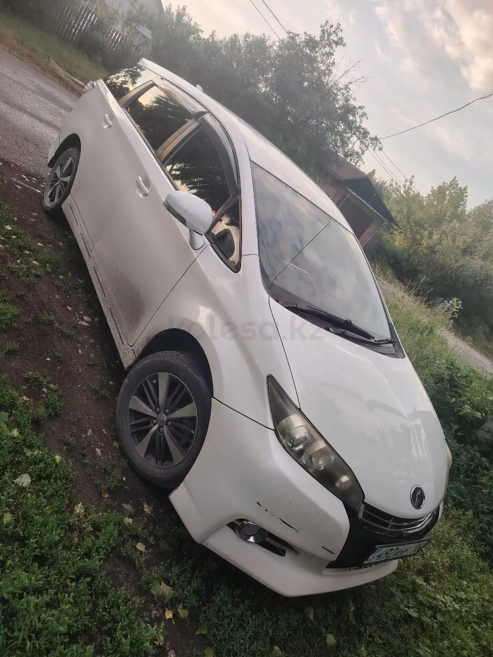 Toyota Wish, 2013