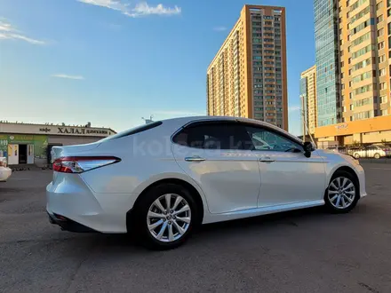 Toyota Camry 2021 года за 14 000 000 тг. в Астана – фото 6