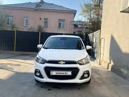 Chevrolet Spark 2017 года за 4 500 000 тг. в Шымкент