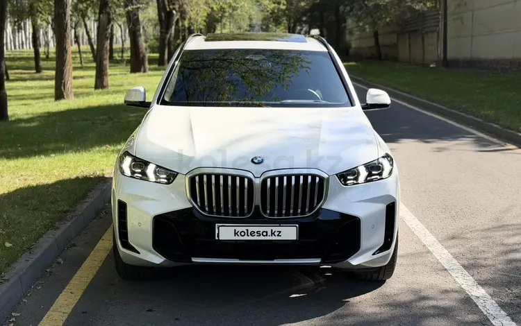 BMW X5 2023 года за 50 000 000 тг. в Алматы