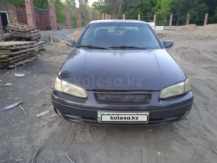 Toyota Camry 1998 года за 2 500 000 тг. в Семей