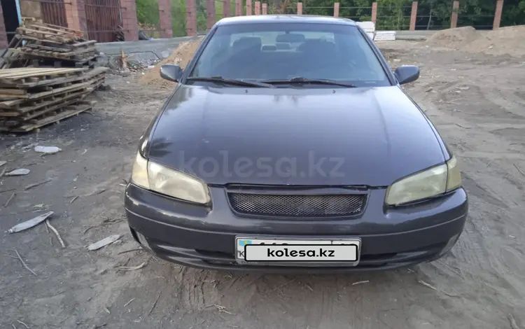Toyota Camry 1998 года за 2 500 000 тг. в Семей