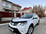 Toyota RAV4 2014 года за 10 900 000 тг. в Актобе