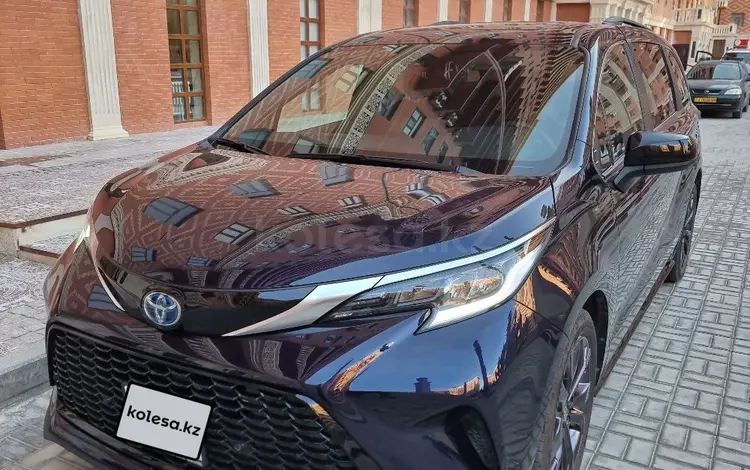 Toyota Sienna 2021 года за 26 399 000 тг. в Актау