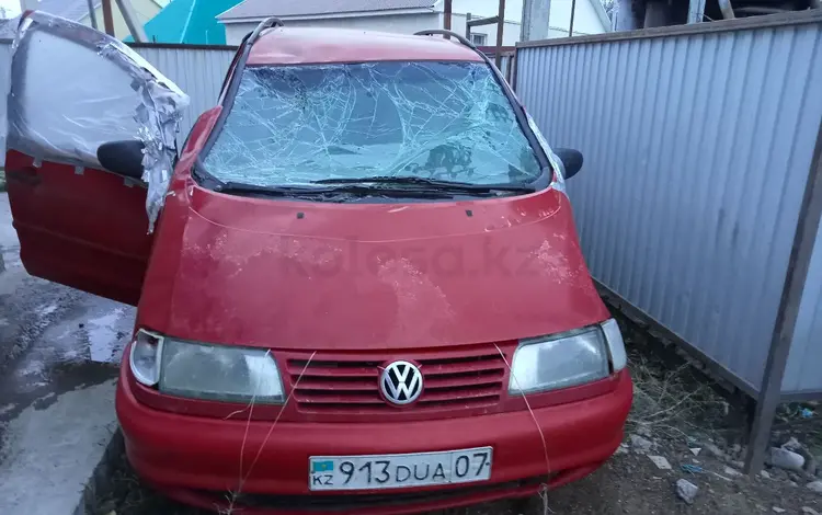 Volkswagen Sharan 1997 годаүшін100 000 тг. в Уральск