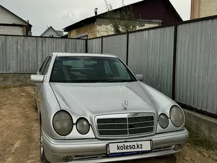 Mercedes-Benz E 320 1995 года за 2 500 000 тг. в Алматы – фото 2