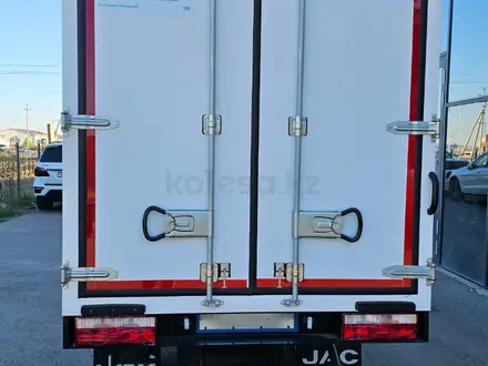Jac  Фургон изотермический на шасси JAC-N35 дизель 2023 года за 13 900 000 тг. в Атырау – фото 5