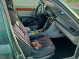 Mercedes-Benz E 280 1994 года за 1 800 000 тг. в Тараз – фото 2