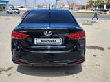 Hyundai Accent 2023 годаfor8 800 000 тг. в Атырау – фото 3