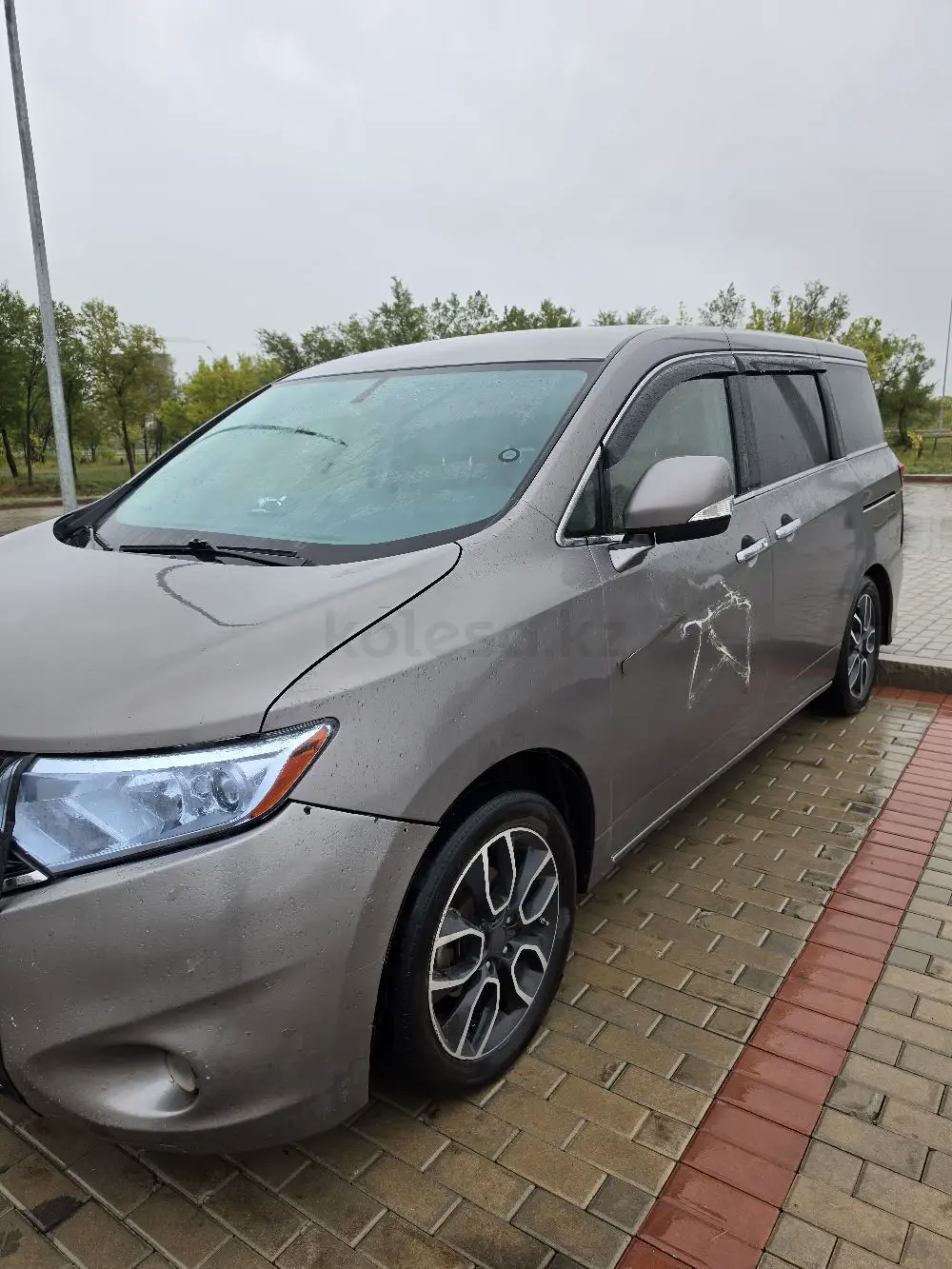 Nissan Quest, 2011