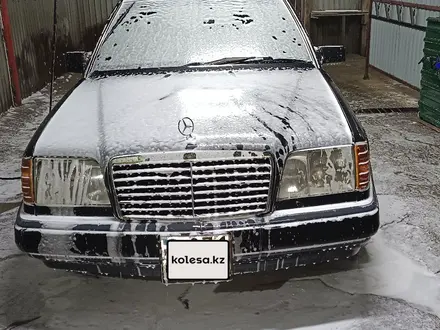 Mercedes-Benz E 200 1994 года за 2 000 000 тг. в Астана – фото 6