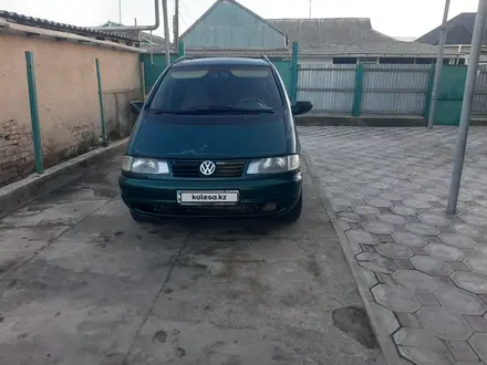 Volkswagen Sharan 1997 года за 1 300 000 тг. в Кулан