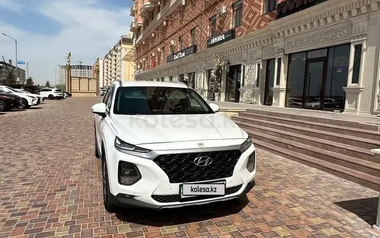 Hyundai Santa Fe 2020 года за 13 100 000 тг. в Актау