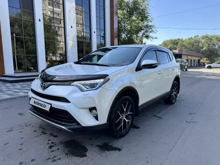 Toyota RAV4 2018 года за 11 300 000 тг. в Усть-Каменогорск – фото 3