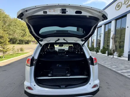 Toyota RAV4 2018 года за 11 300 000 тг. в Усть-Каменогорск – фото 31