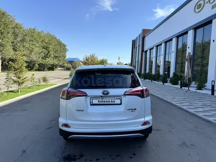 Toyota RAV4 2018 года за 11 300 000 тг. в Усть-Каменогорск – фото 6