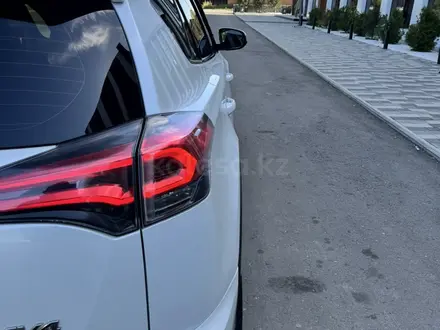 Toyota RAV4 2018 года за 11 300 000 тг. в Усть-Каменогорск – фото 9