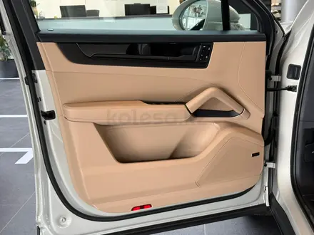 Porsche Cayenne Coupe V6 2026 года за 87 140 400 тг. в Алматы – фото 15