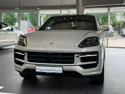 Porsche Cayenne Coupe V6 2026 года за 87 140 400 тг. в Алматы
