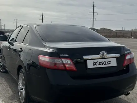 Toyota Camry 2010 года за 6 600 000 тг. в Актобе – фото 2