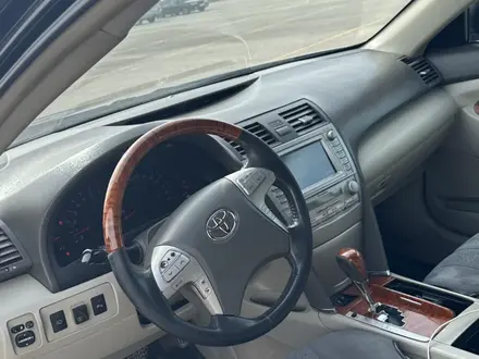 Toyota Camry 2010 года за 6 600 000 тг. в Актобе – фото 13