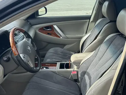 Toyota Camry 2010 года за 6 600 000 тг. в Актобе – фото 12