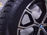 Шины Pirelli с дисками BMW за 1 500 000 тг. в Астана – фото 4