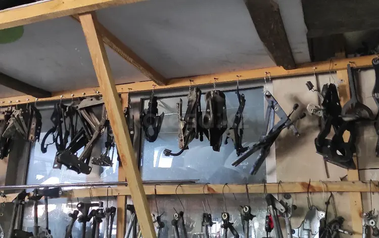 Петли капота, багажника за 12 500 тг. в Алматы