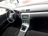 Volkswagen Passat 2006 года за 77 777 тг. в Актобе – фото 5