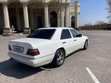 Mercedes-Benz E 200 1995 года за 2 499 999 тг. в Алматы – фото 3